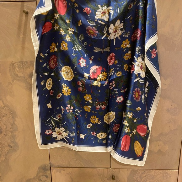 Floral Blue and White Decorative Scarf - Picture 4 of 6